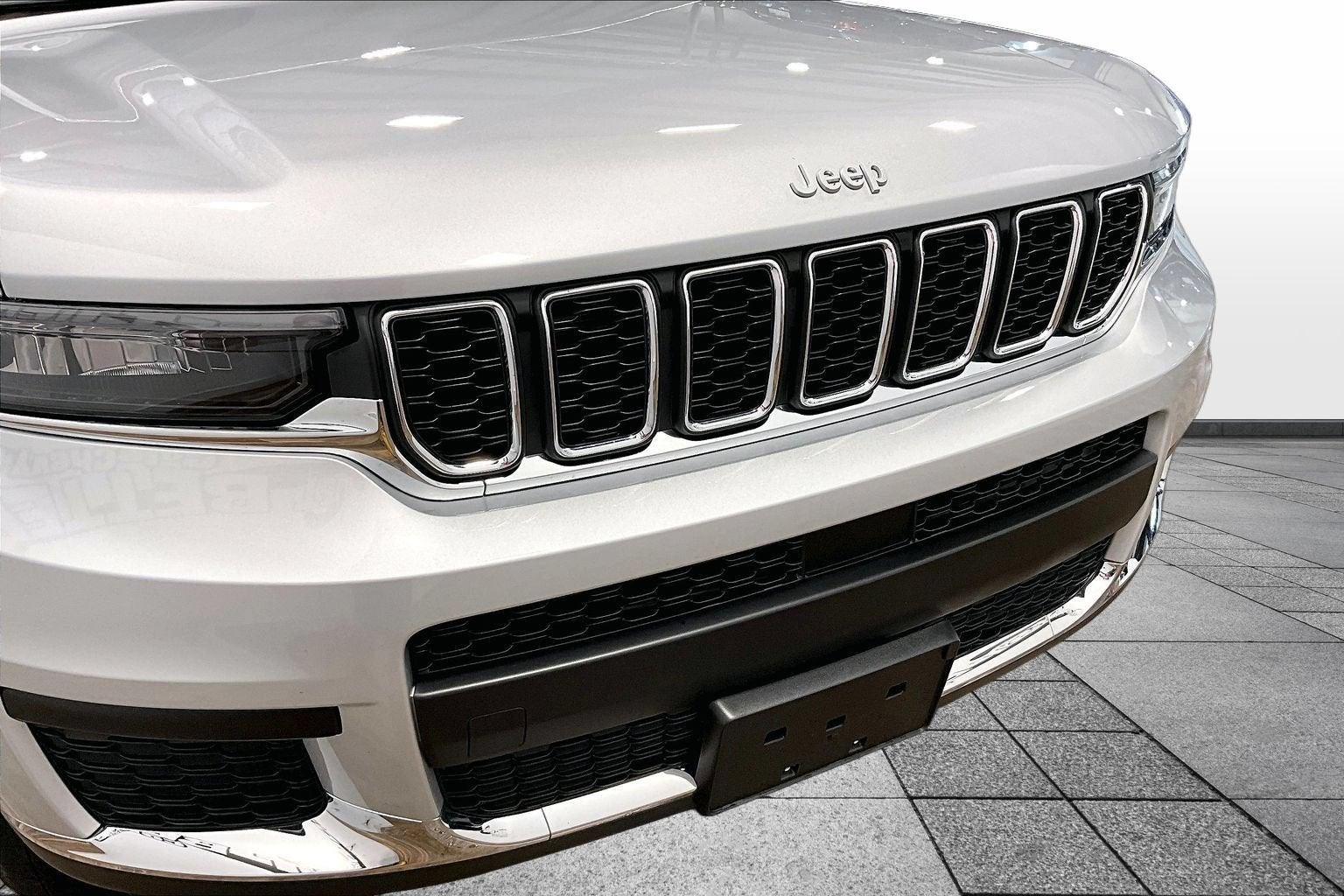 2025 Jeep Grand Cherokee L Laredo