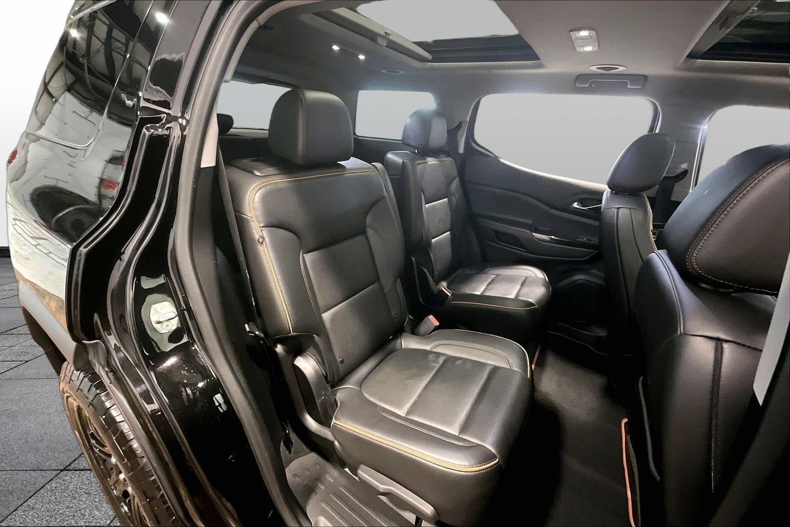 2022 GMC Acadia AT4