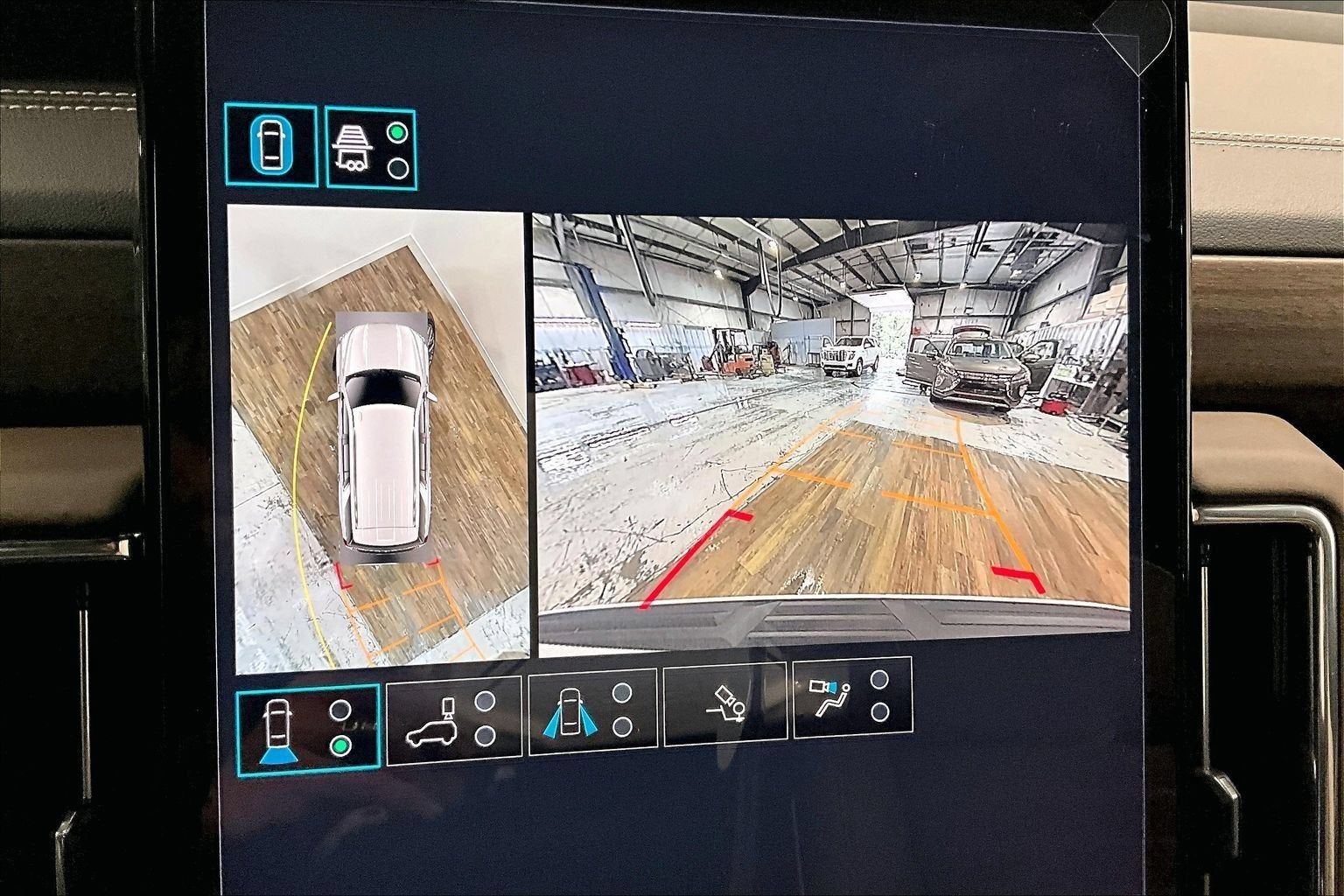 2026 GMC Yukon Denali Ultimate - Photo 21