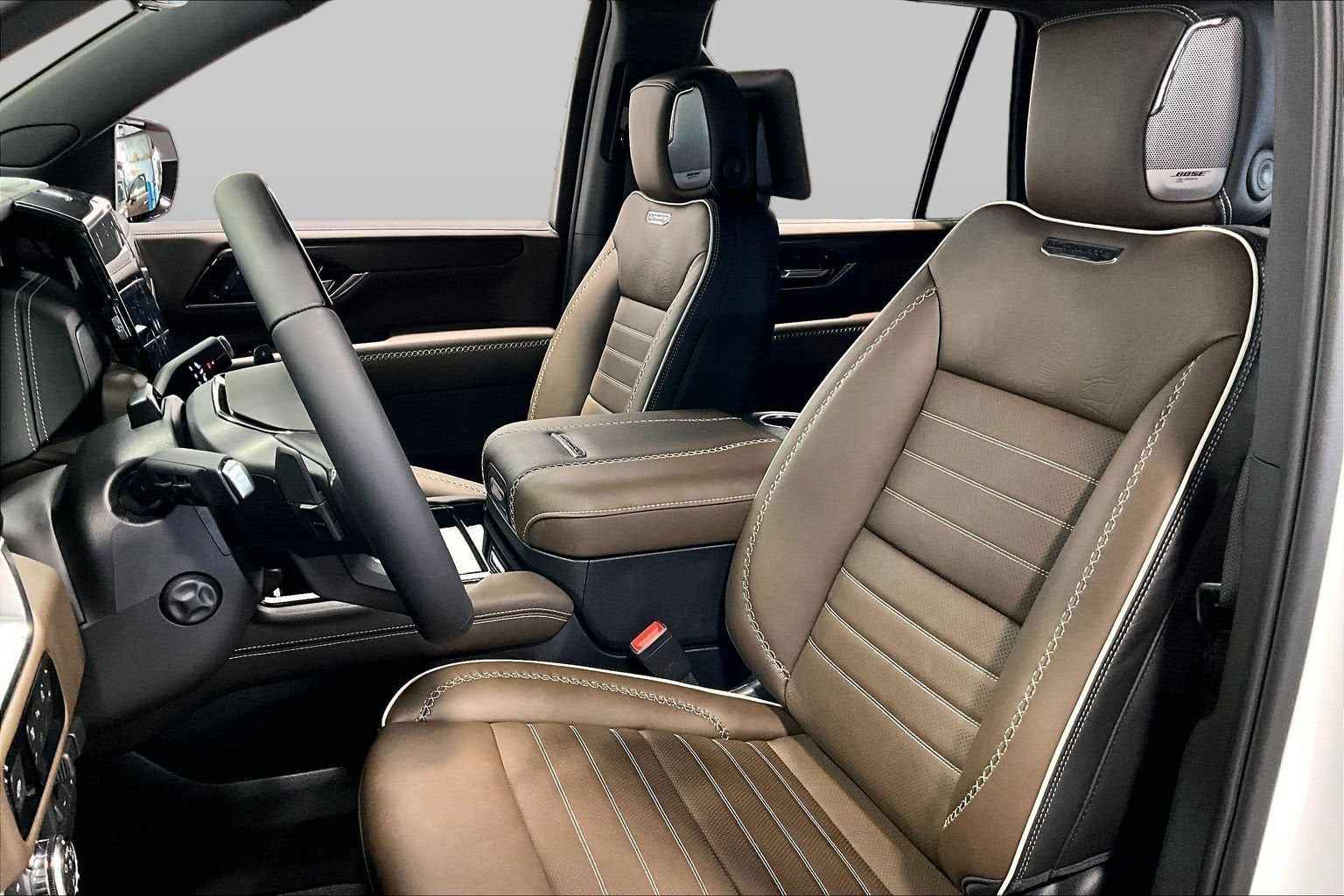 2026 GMC Yukon Denali Ultimate - Photo 26