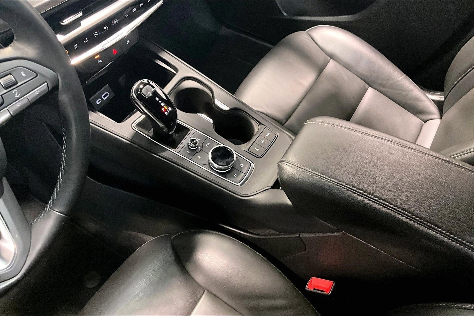 2025 Cadillac XT4 Premium Luxury