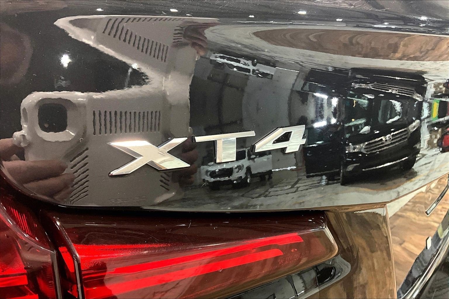 2024 Cadillac XT4 Premium Luxury