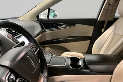 2019 Lincoln Nautilus Select