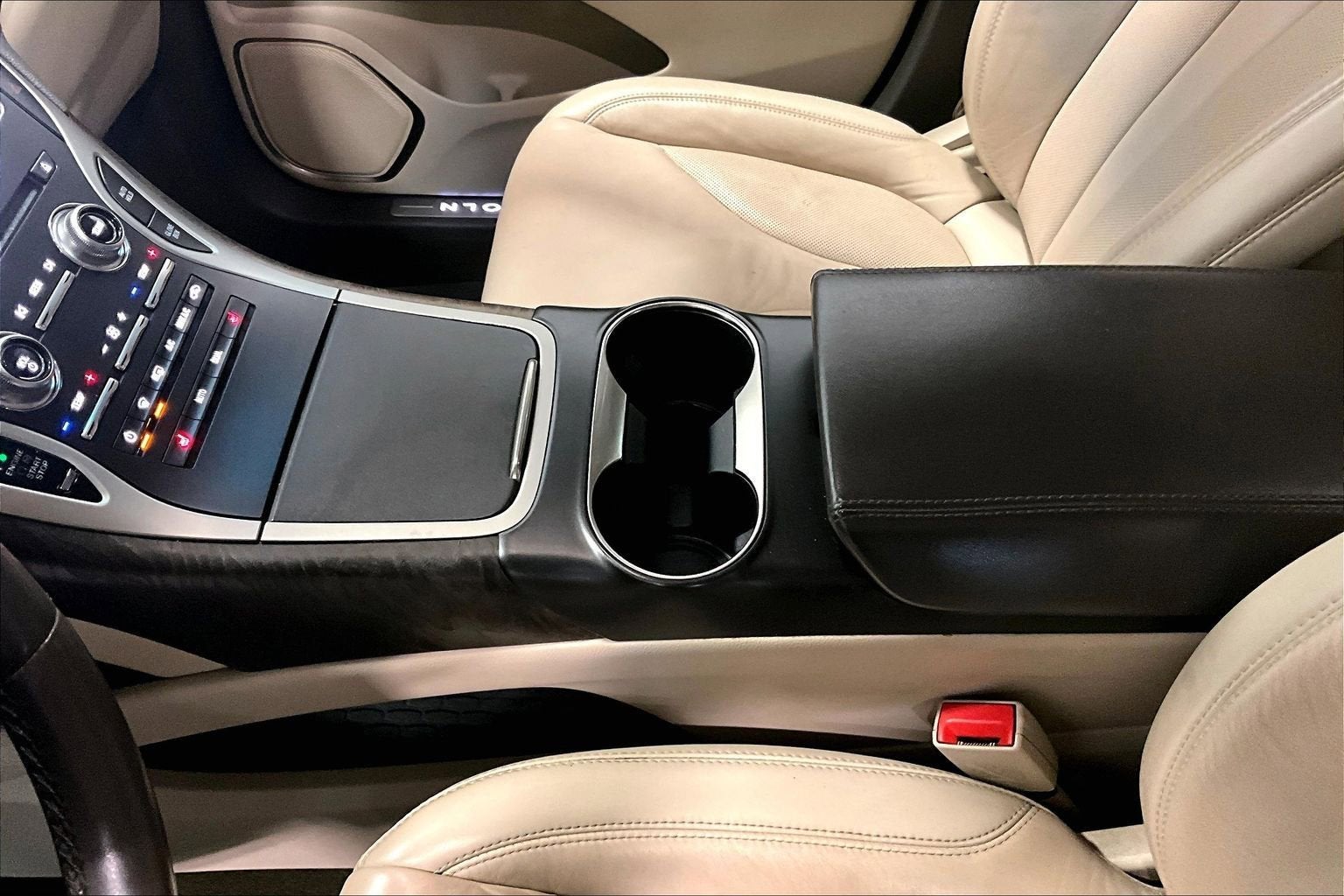 2019 Lincoln Nautilus Select