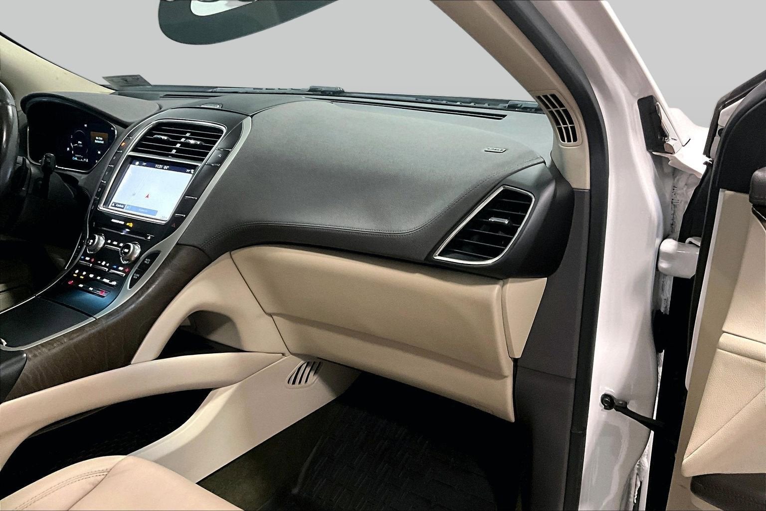 2019 Lincoln Nautilus Select