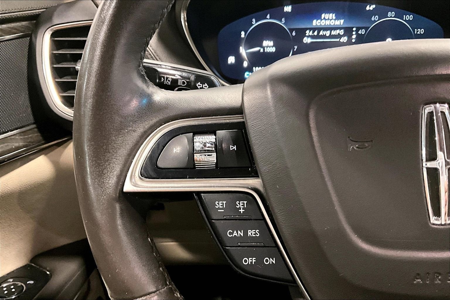 2019 Lincoln Nautilus Select