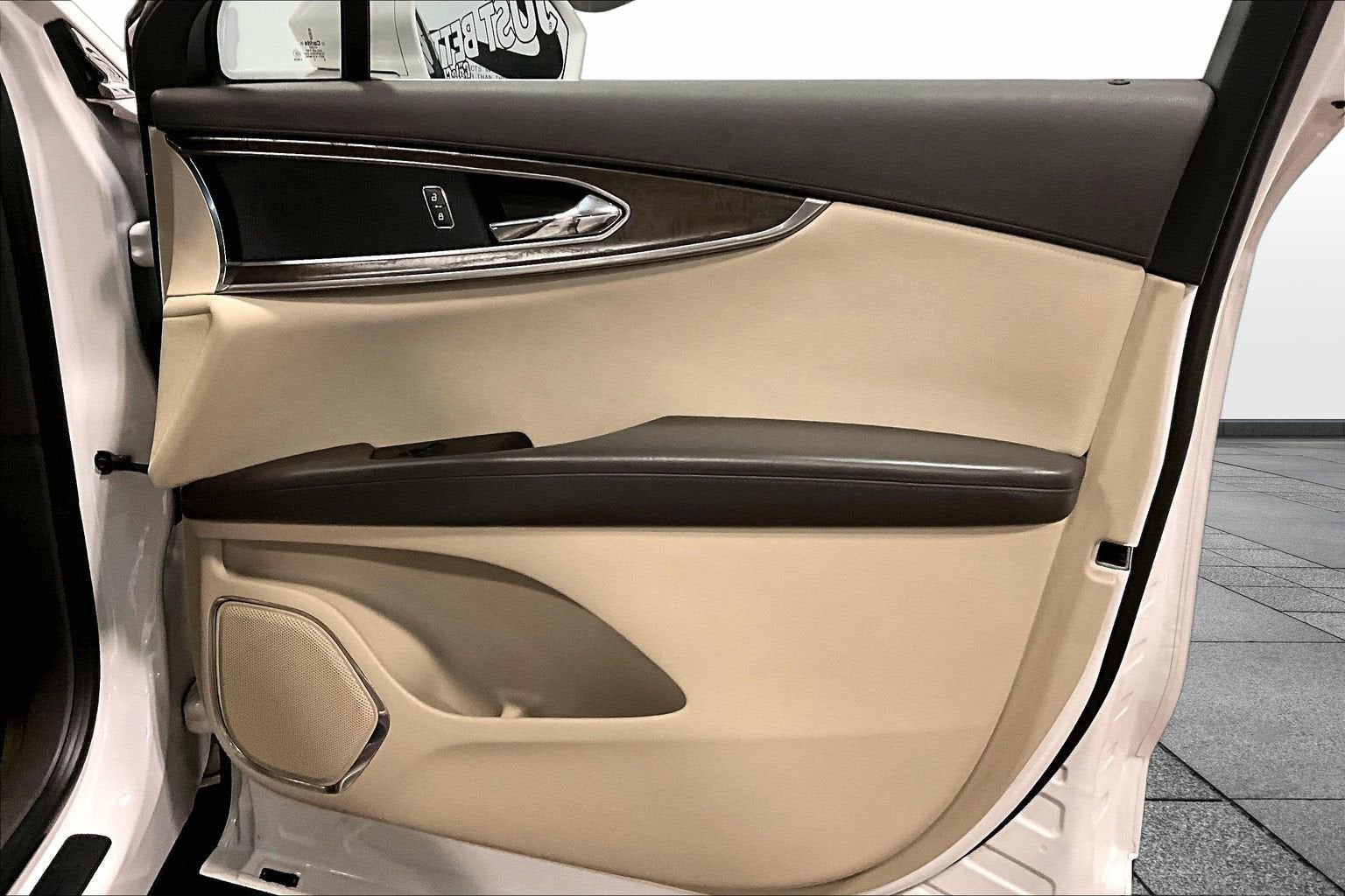 2019 Lincoln Nautilus Select