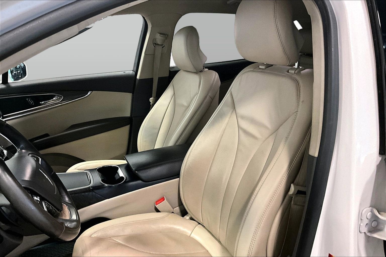 2019 Lincoln Nautilus Select