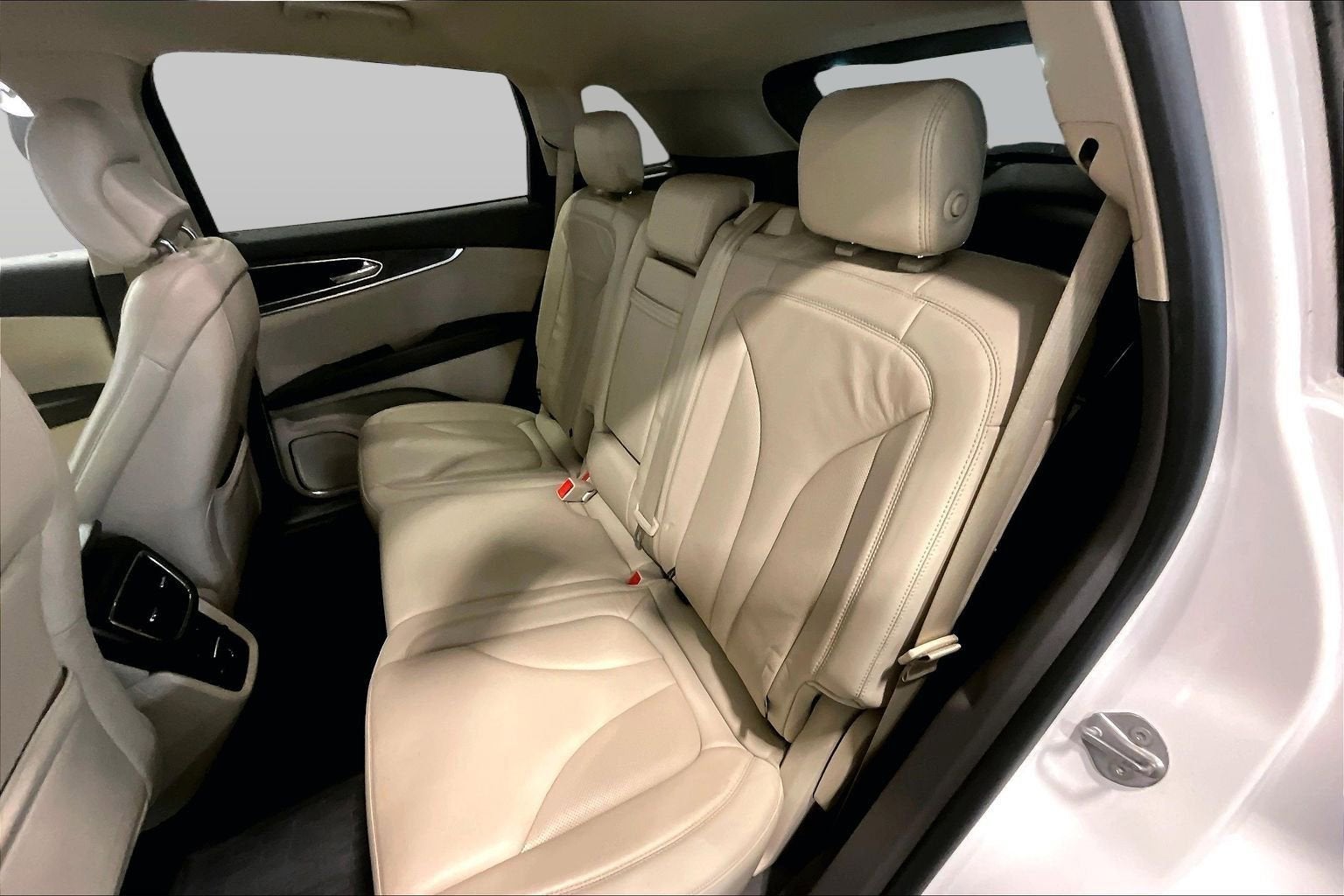 2019 Lincoln Nautilus Select