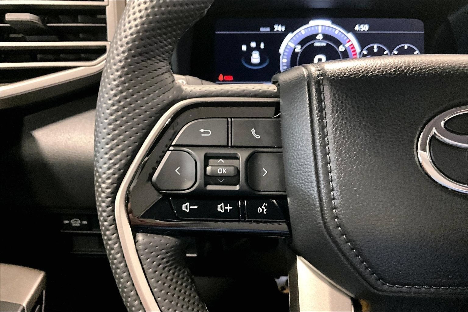 2024 Toyota Sequoia SR5