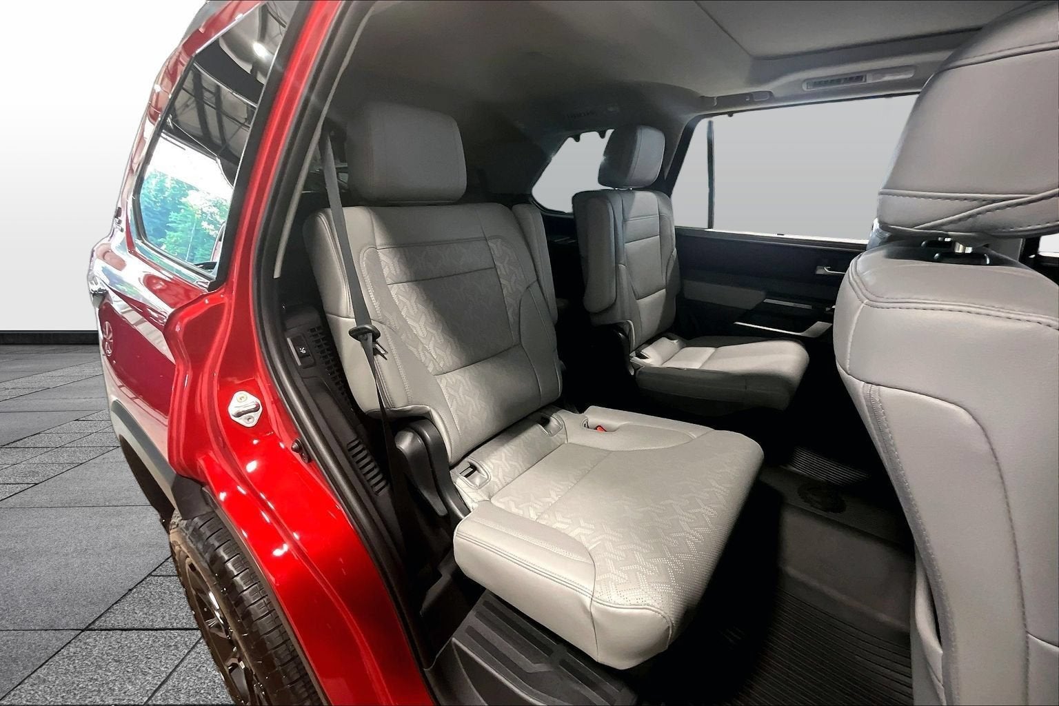 2024 Toyota Sequoia SR5