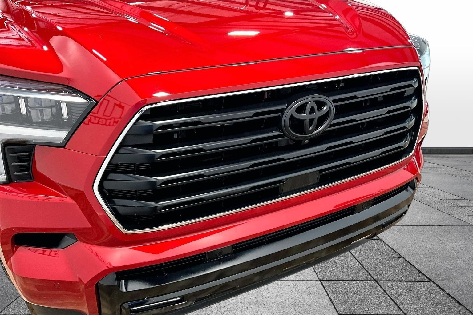 2024 Toyota Sequoia SR5