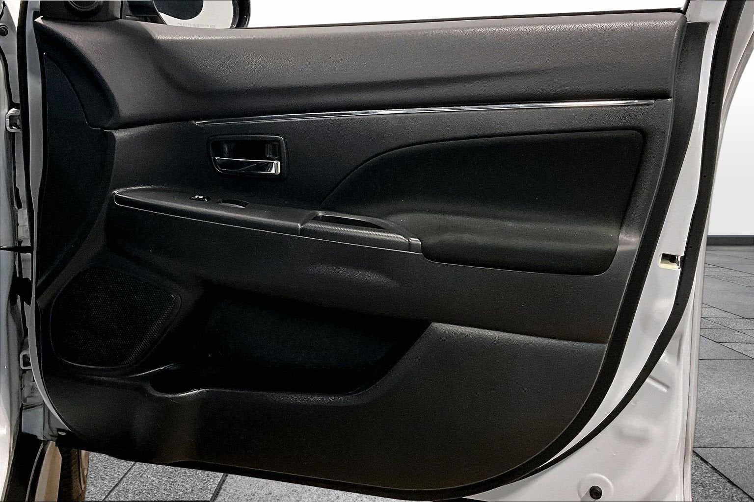 2023 Mitsubishi Outlander Sport ES