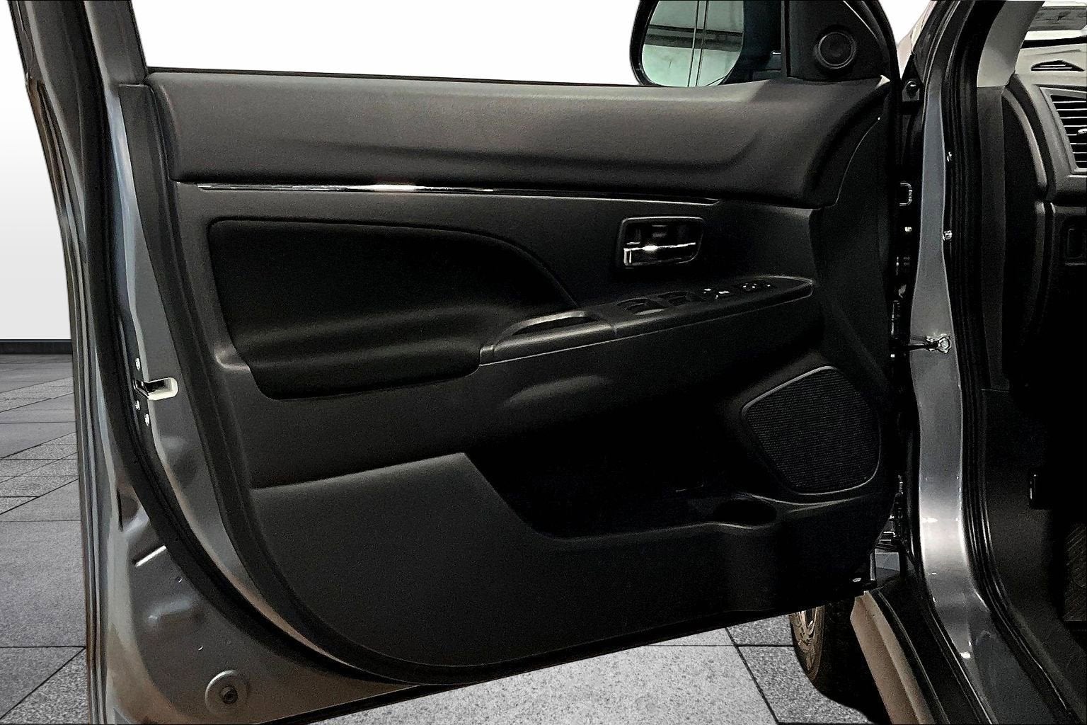 2025 Mitsubishi Outlander Sport S