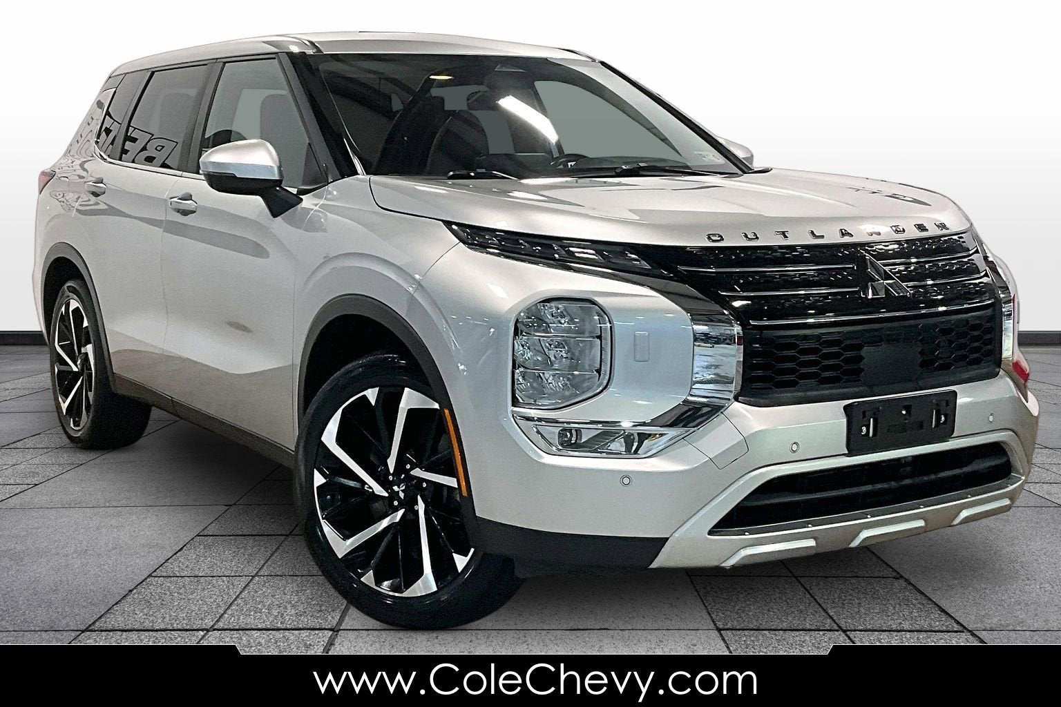 2023 Mitsubishi Outlander SE S-AWC's photo