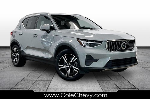 2025 Volvo XC40 Core Bright Theme