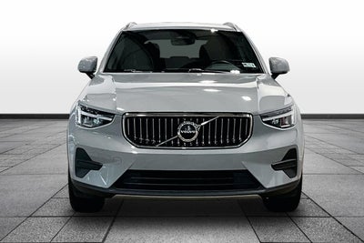 2025 Volvo XC40 Core Bright Theme